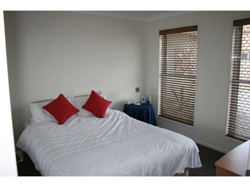 Unit 1/2 Meagan Close, Kearneys Spring QLD 4350