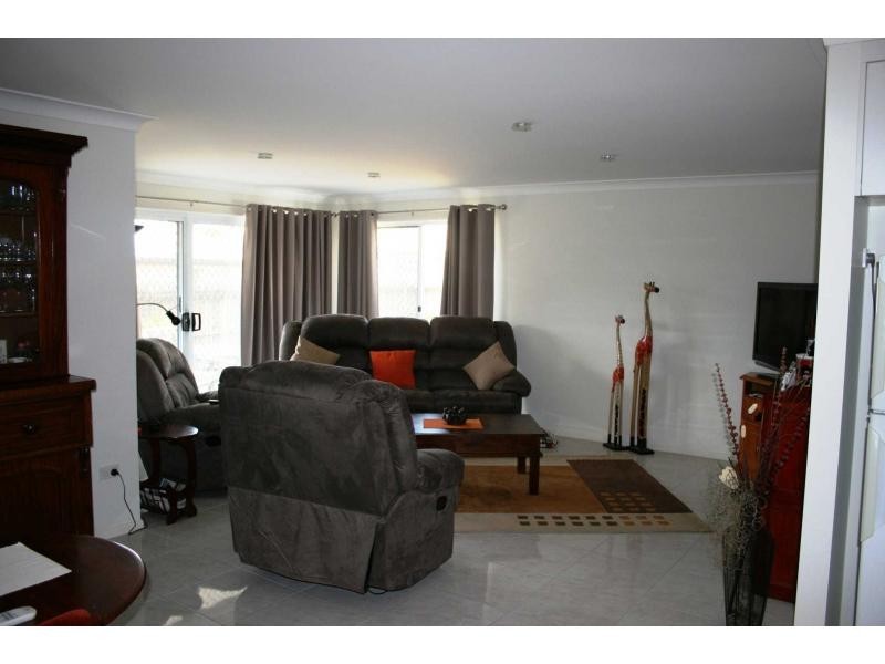 Unit 1/2 Meagan Close, Kearneys Spring QLD 4350