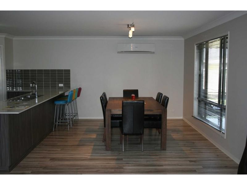 10 Bunkers Hill Road, Westbrook QLD 4350