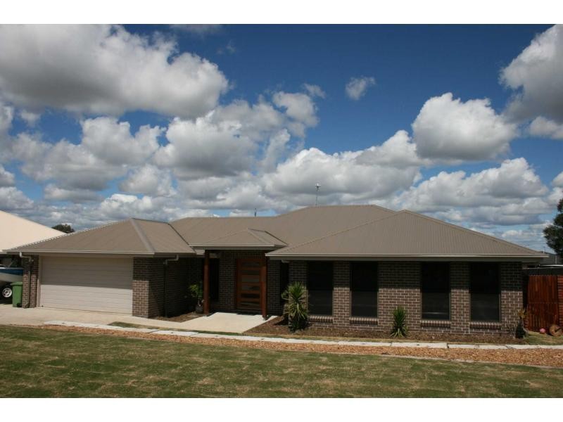 10 Bunkers Hill Road, Westbrook QLD 4350