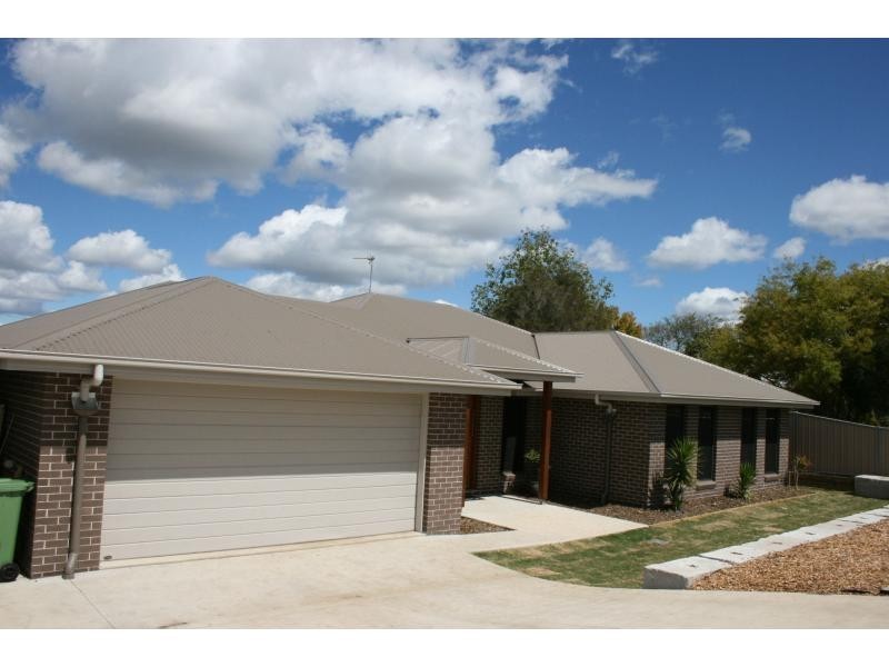 10 Bunkers Hill Road, Westbrook QLD 4350