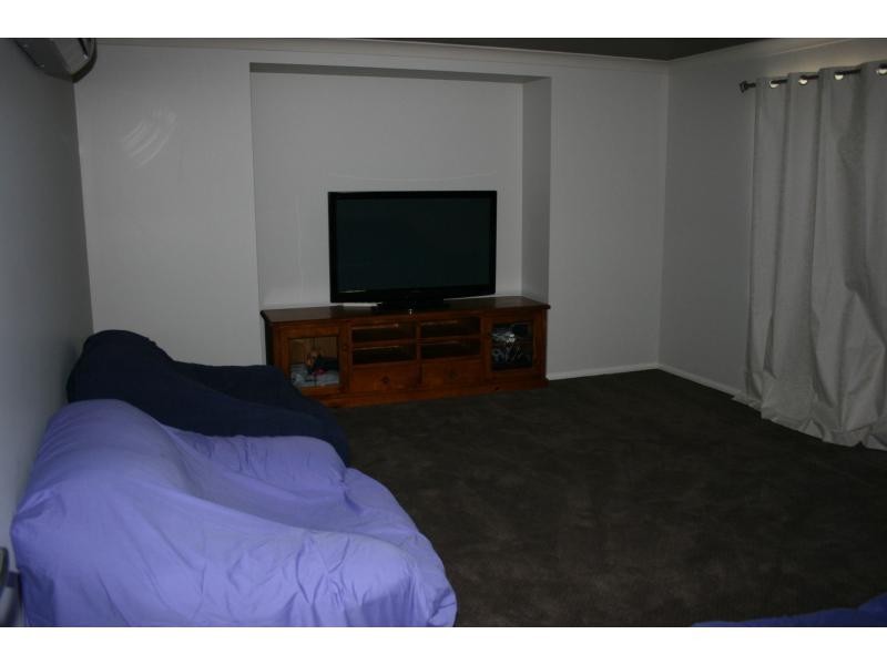 10 Bunkers Hill Road, Westbrook QLD 4350