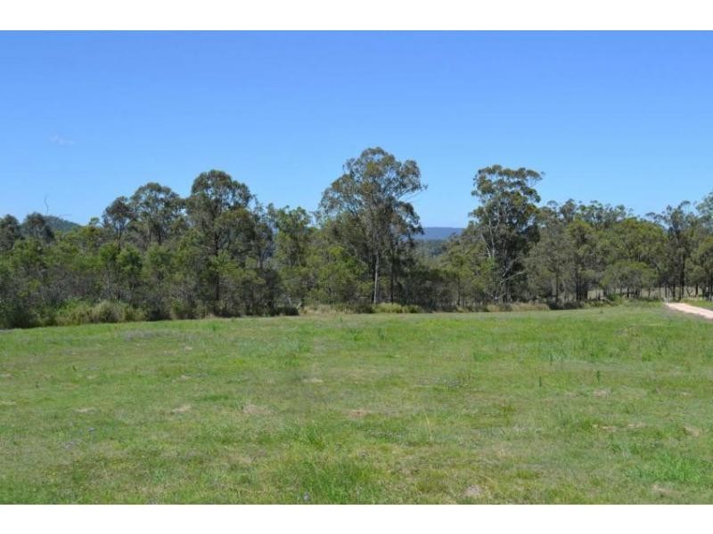 271 Jones Rd, Withcott QLD 4352