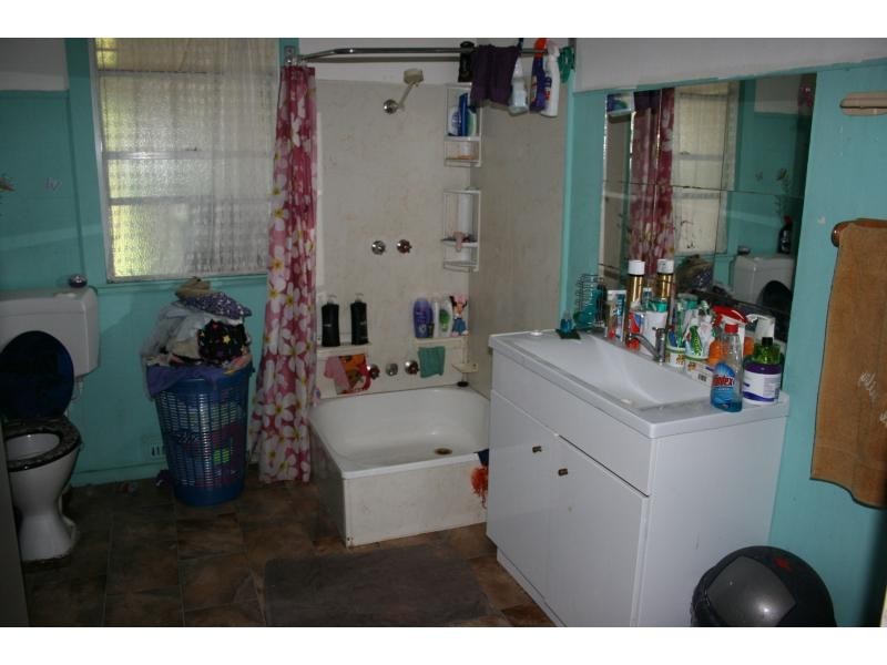 89 Anzac Avenue, Newtown QLD 4350