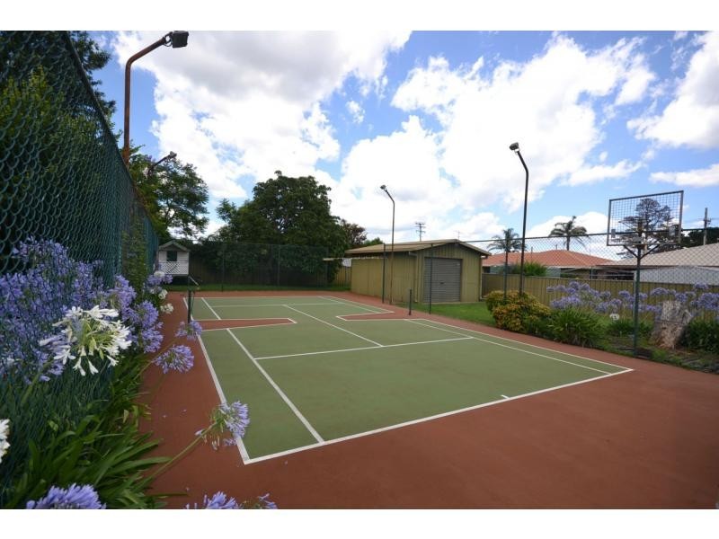 22 Cambridge Street, Harristown QLD 4350