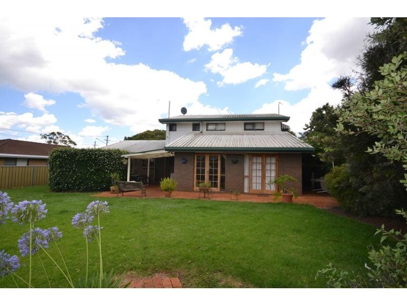 22 Cambridge Street, Harristown QLD 4350