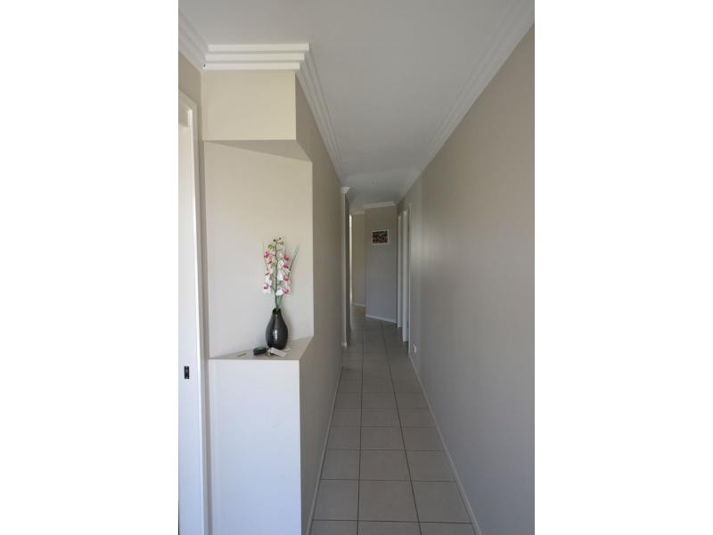 Unit 1/28 Cuttaburra Crescent, Glenvale QLD 4350