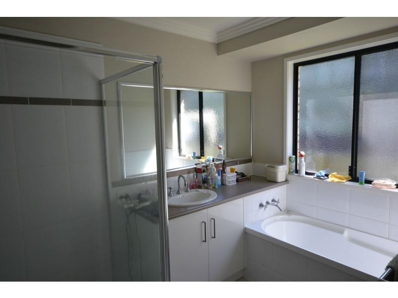 Unit 1/28 Cuttaburra Crescent, Glenvale QLD 4350