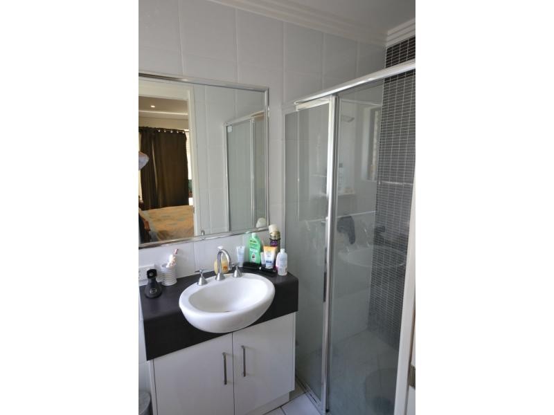 Unit 1/28 Cuttaburra Crescent, Glenvale QLD 4350