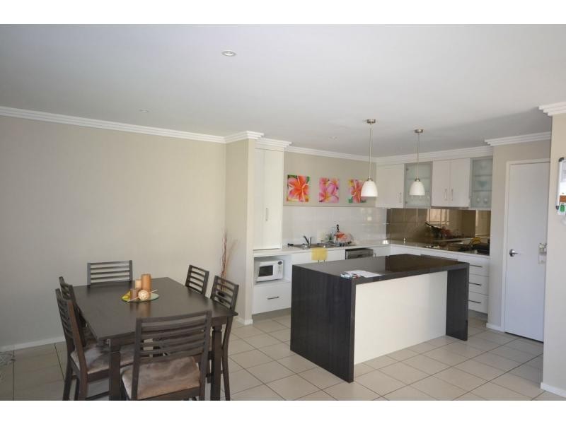 Unit 1/28 Cuttaburra Crescent, Glenvale QLD 4350