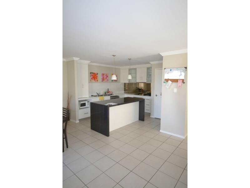 Unit 1/28 Cuttaburra Crescent, Glenvale QLD 4350