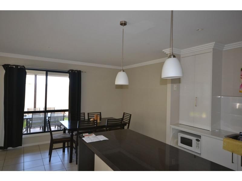 Unit 1/28 Cuttaburra Crescent, Glenvale QLD 4350
