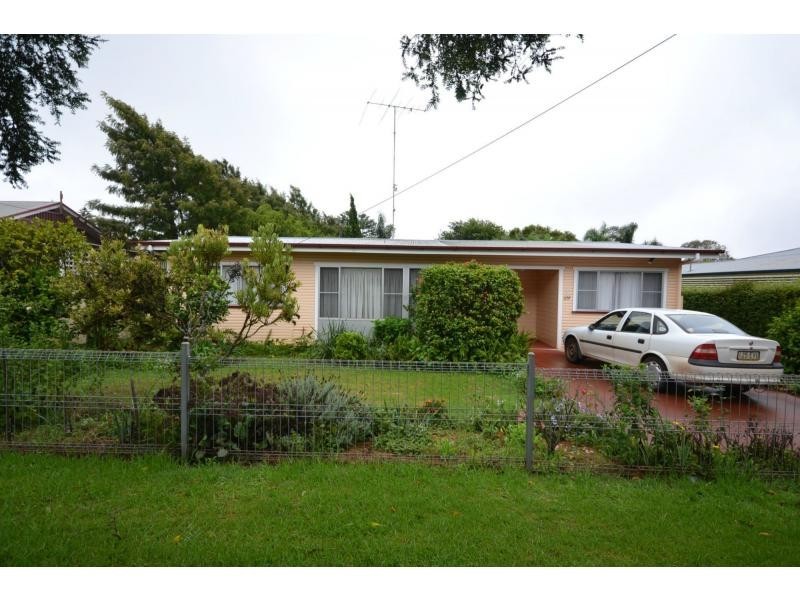 59 Buckland Street, Harristown QLD 4350