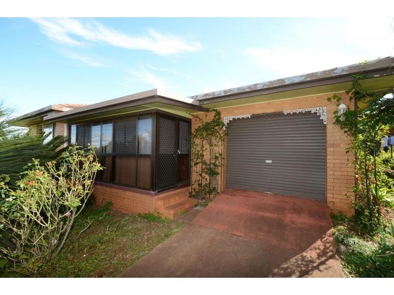 3 Greenbury Street, Rockville QLD 4350