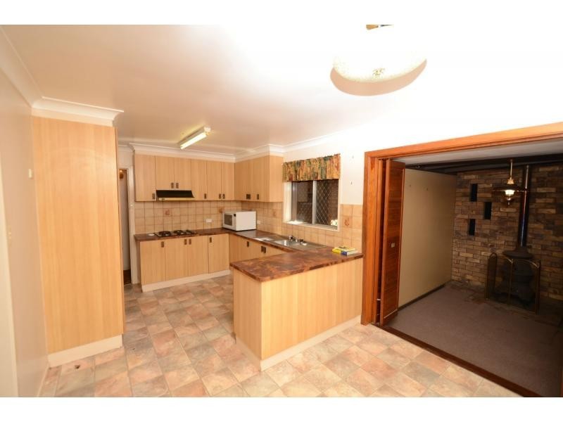 3 Greenbury Street, Rockville QLD 4350