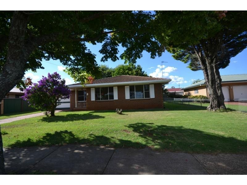 9 Cudgee Court, Wilsonton Heights QLD 4350