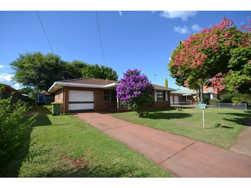 9 Cudgee Court, Wilsonton Heights QLD 4350