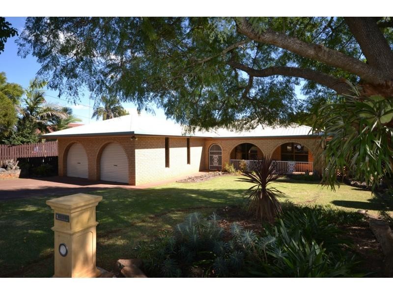 9 Batten Court, Wilsonton QLD 4350