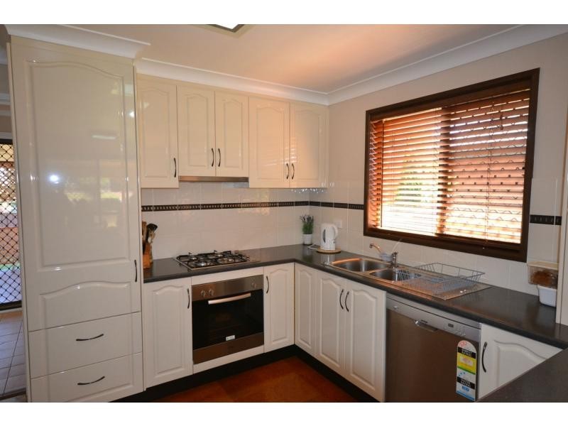 9 Batten Court, Wilsonton QLD 4350
