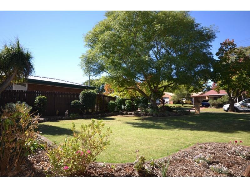 9 Batten Court, Wilsonton QLD 4350