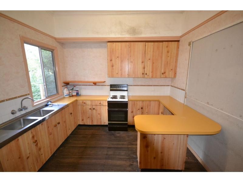 35 Mary Street, Mount Lofty QLD 4350