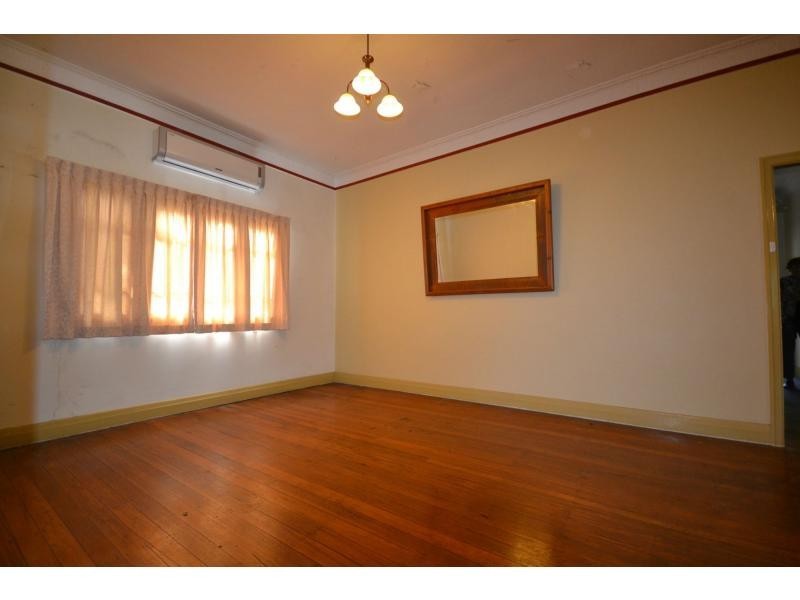 35 Mary Street, Mount Lofty QLD 4350