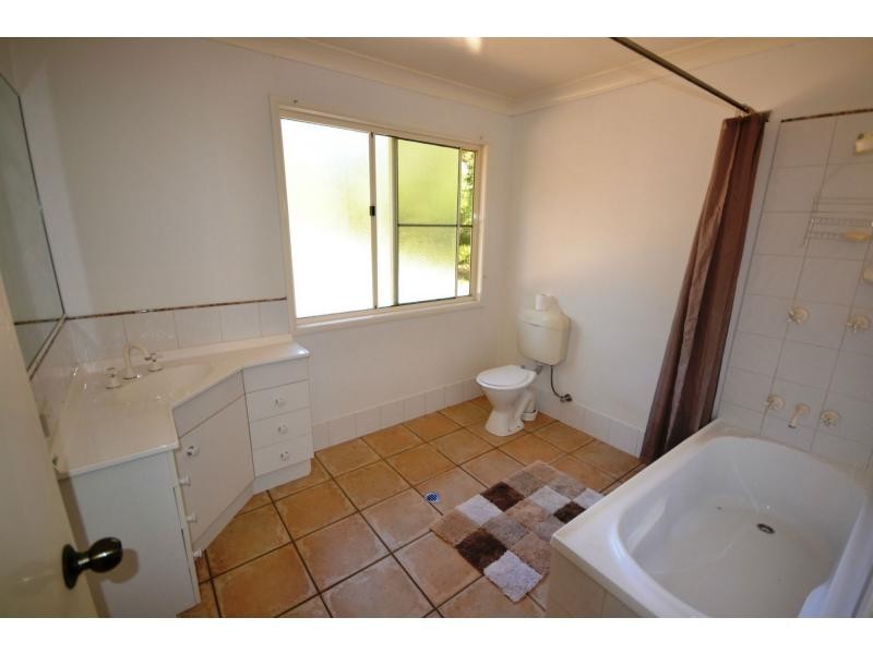 32 Kennedy Street, Cabarlah QLD 4352