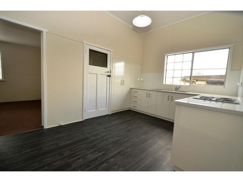 81 Euston Road, Glenvale QLD 4350