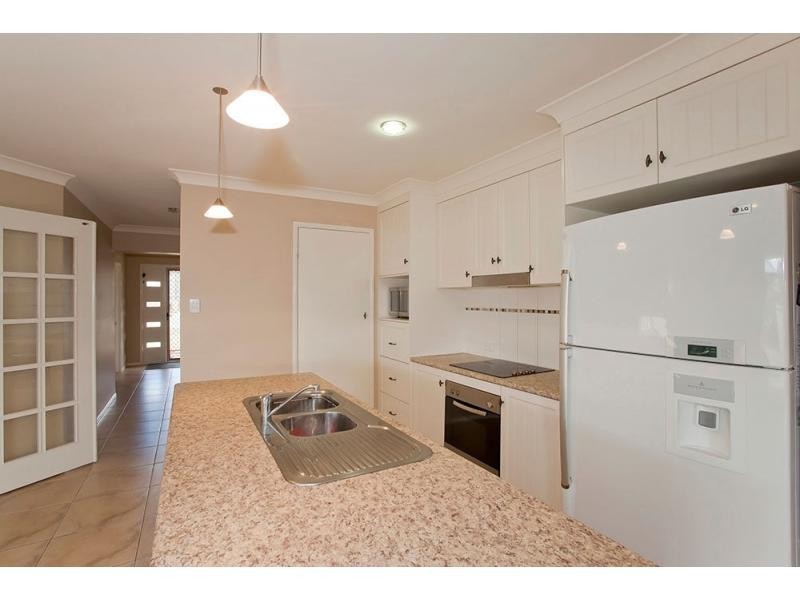 44 Wareena Crescent, Glenvale QLD 4350