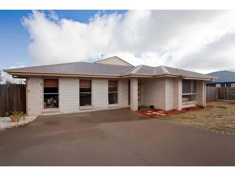 44 Wareena Crescent, Glenvale QLD 4350