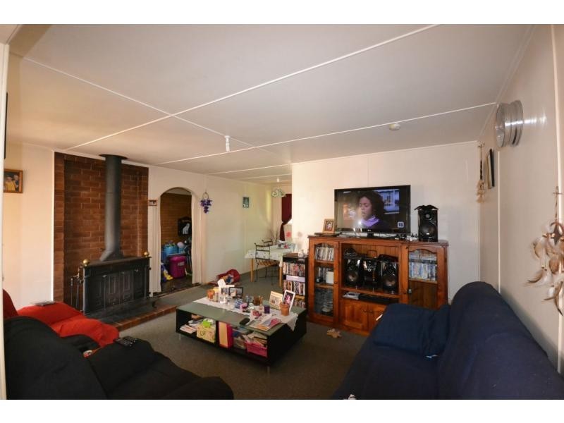 51 Gordon Avenue, Newtown QLD 4350