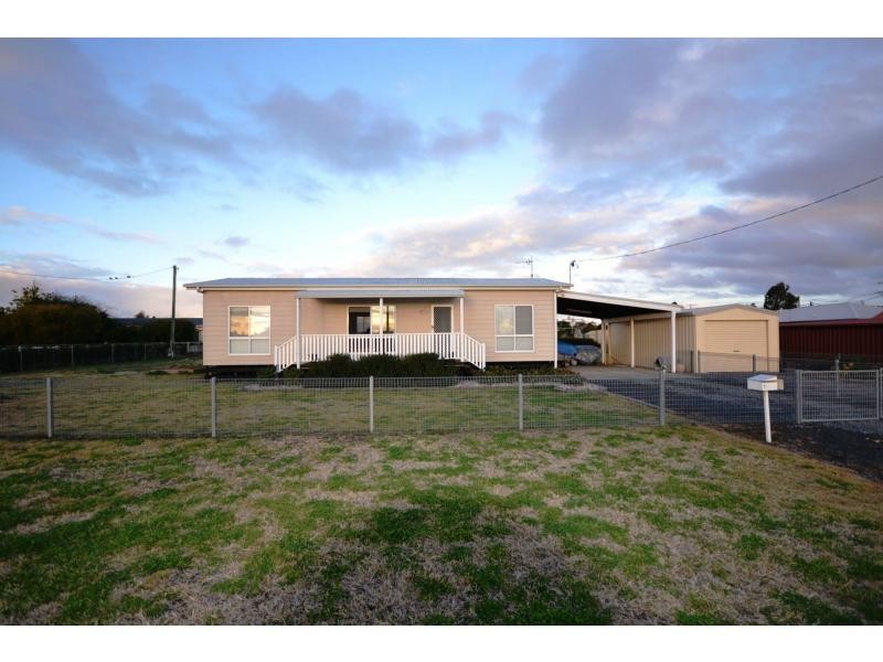 3 Paterson Street, Cambooya QLD 4358