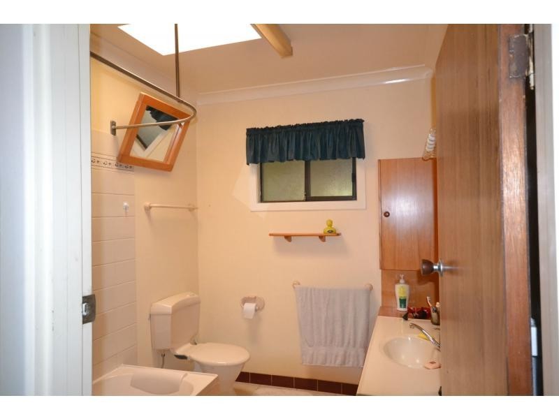 4 Ramsay Road, Glenvale QLD 4350