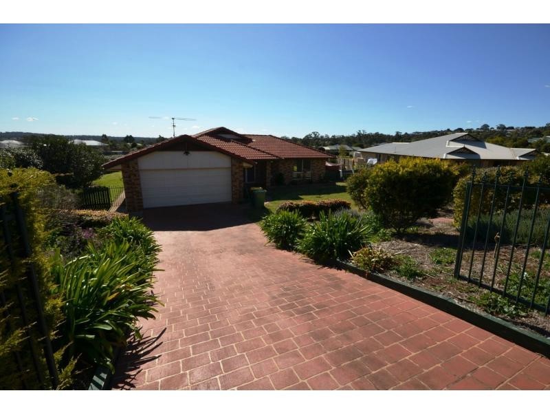 7 FEDERATION Drive, Highfields QLD 4352