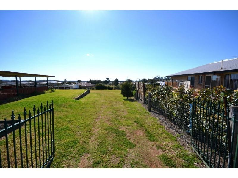 7 FEDERATION Drive, Highfields QLD 4352
