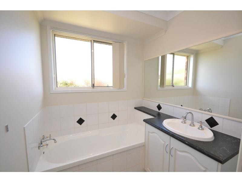 7 FEDERATION Drive, Highfields QLD 4352