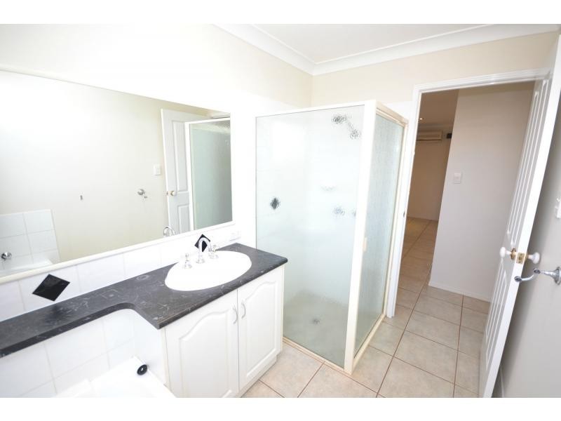7 FEDERATION Drive, Highfields QLD 4352