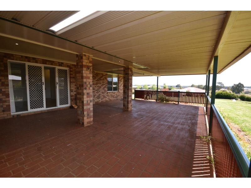 7 FEDERATION Drive, Highfields QLD 4352