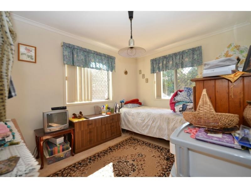 5 Sampson Street, Wilsonton QLD 4350