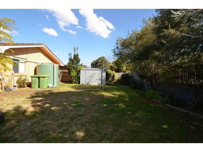 5 Sampson Street, Wilsonton QLD 4350