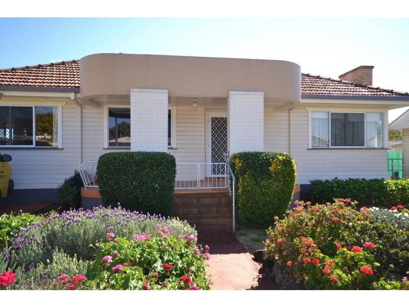 21 Violet Street, Harristown QLD 4350