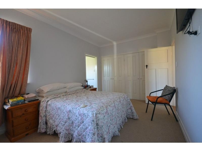 21 Violet Street, Harristown QLD 4350