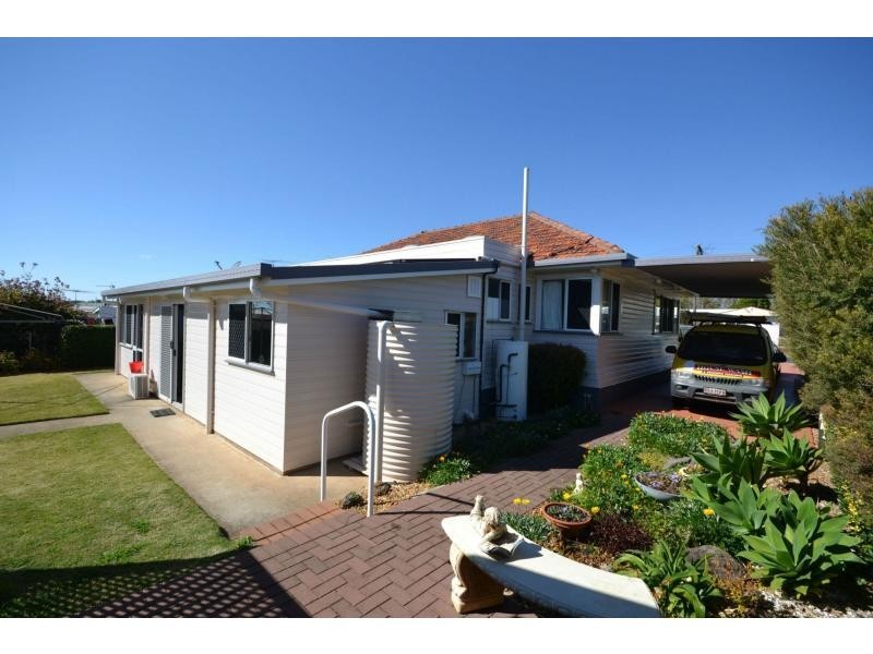 21 Violet Street, Harristown QLD 4350