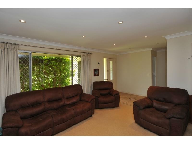 15 Cabarita Crescent, Glenvale QLD 4350