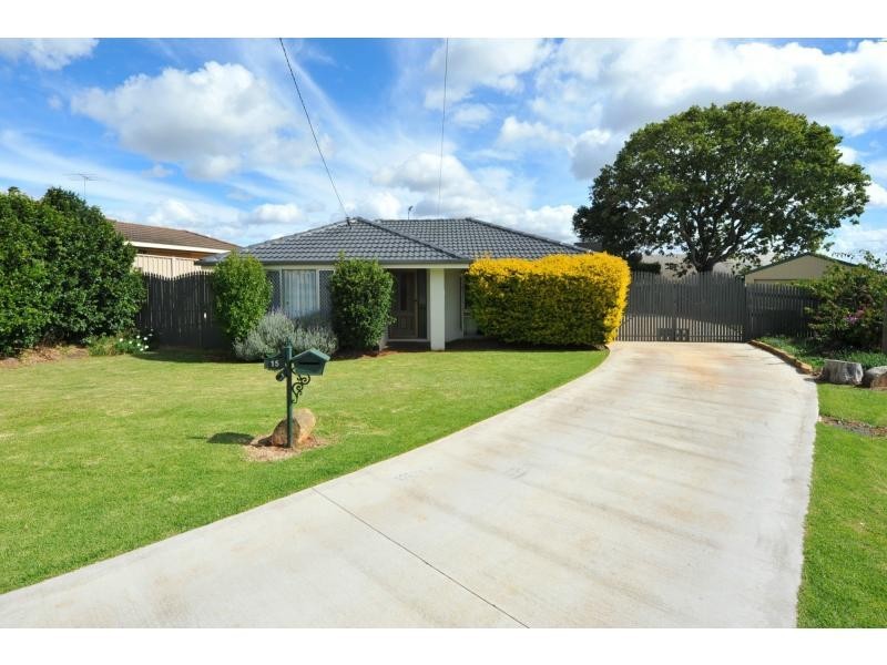 15 Cabarita Crescent, Glenvale QLD 4350