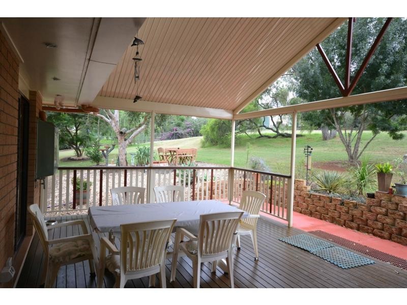 4 Ramsay Road, Glenvale QLD 4350
