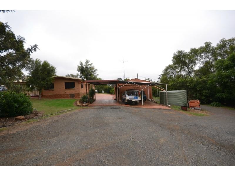 4 Ramsay Road, Glenvale QLD 4350