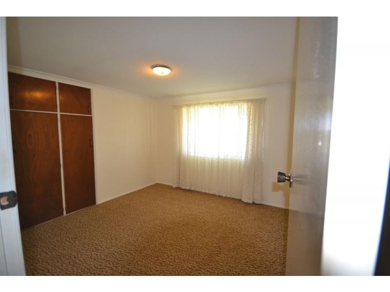 1 Reginald Street, Mount Lofty QLD 4350