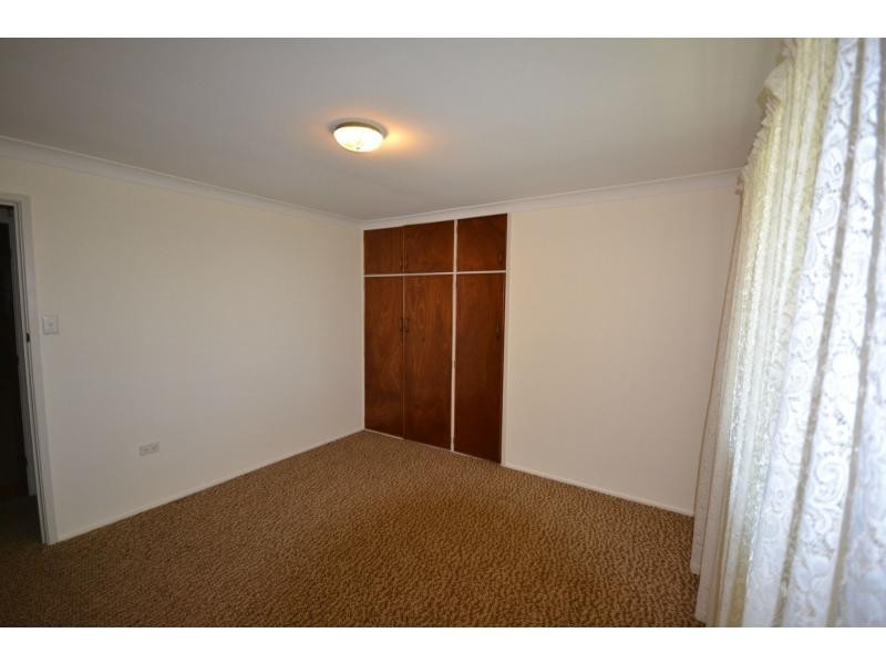 1 Reginald Street, Mount Lofty QLD 4350