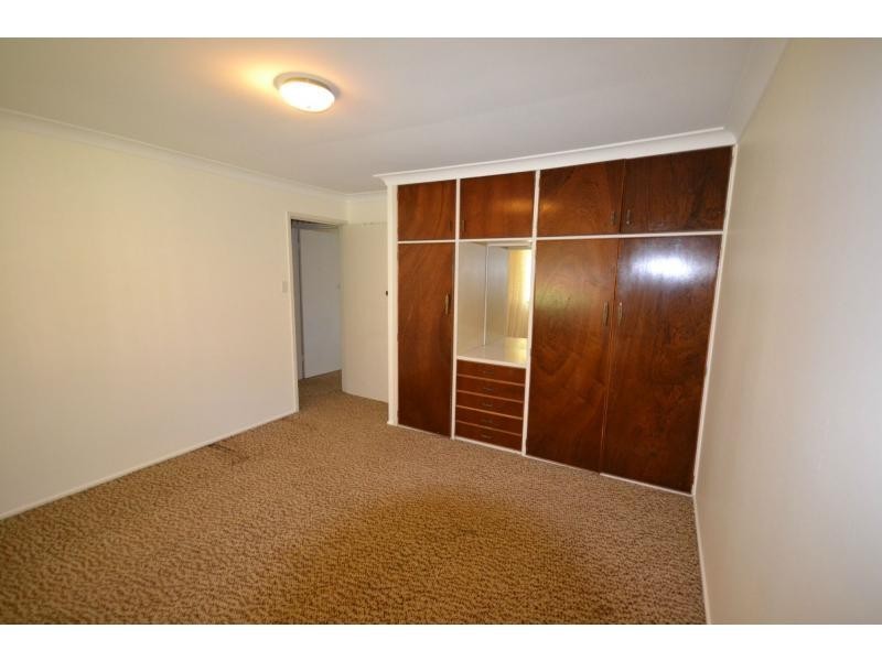 1 Reginald Street, Mount Lofty QLD 4350